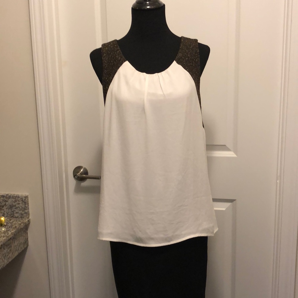 White and black flowy top w gold flecks by XXI